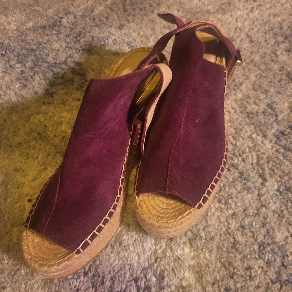 Kenneth Cole Olivia Wedge Purple 7.5